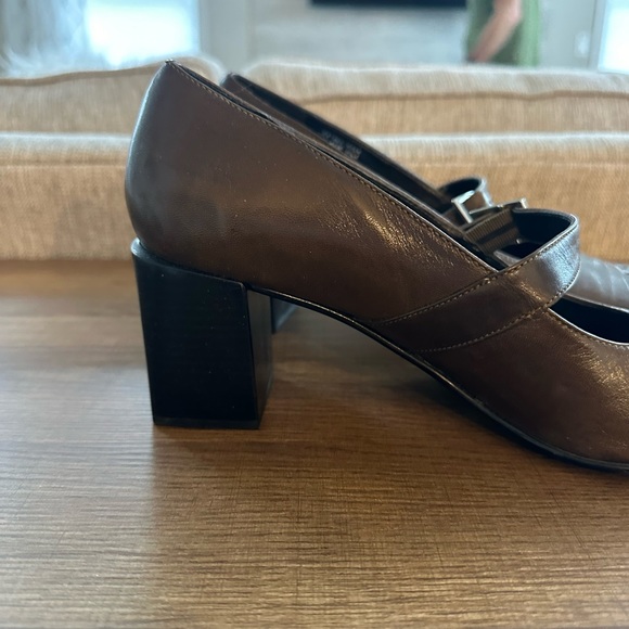 Etienne Aigner size 9 Leather Block Heel Mary Jane Shoe Olive - Picture 3 of 5